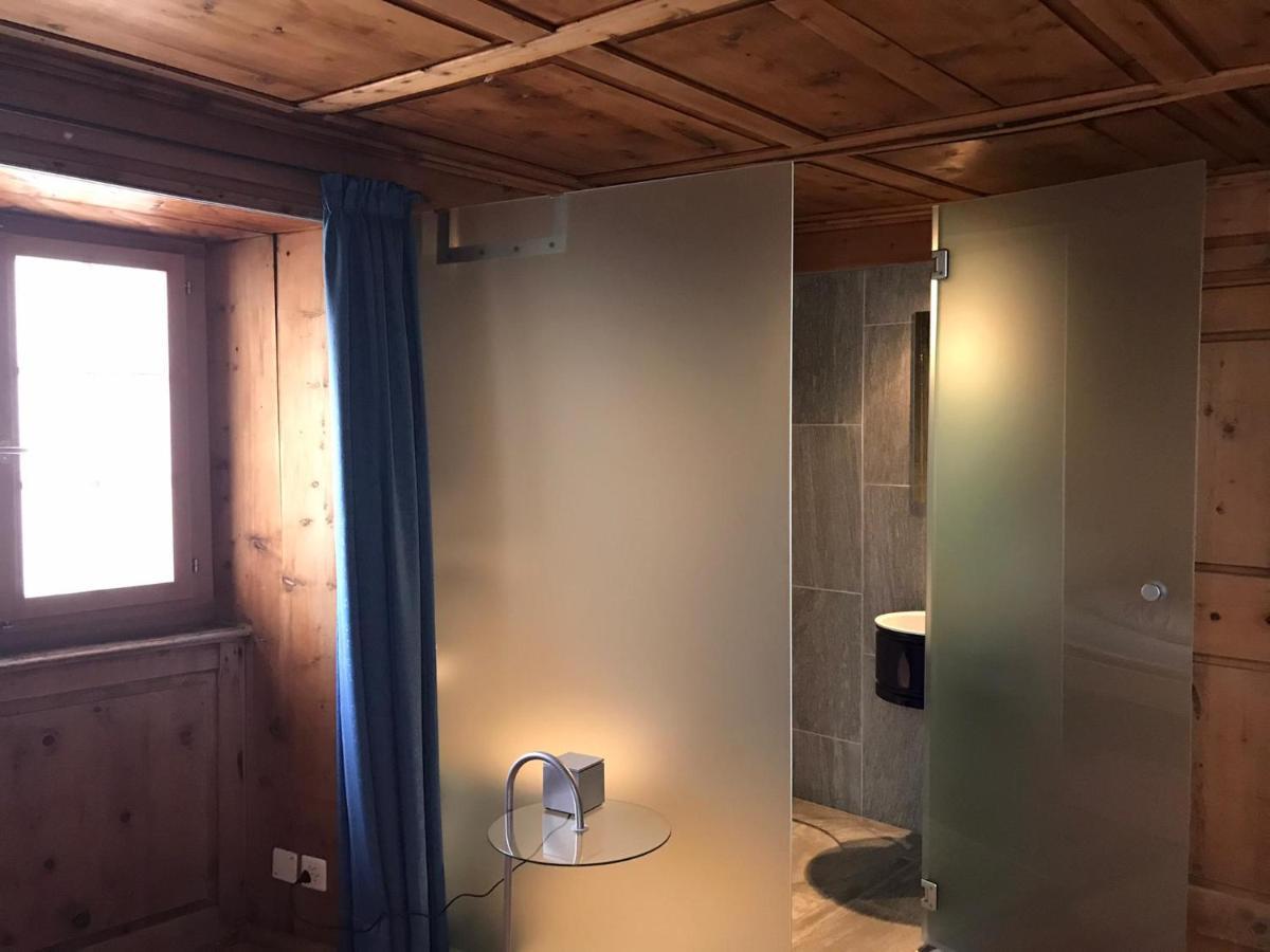 Hotel Weiss Kreuz Splügen Buitenkant foto
