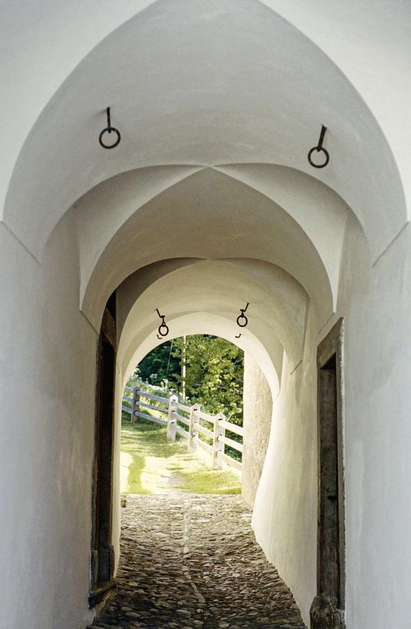 Hotel Weiss Kreuz Splügen Buitenkant foto