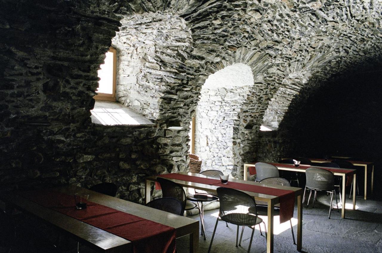 Hotel Weiss Kreuz Splügen Buitenkant foto