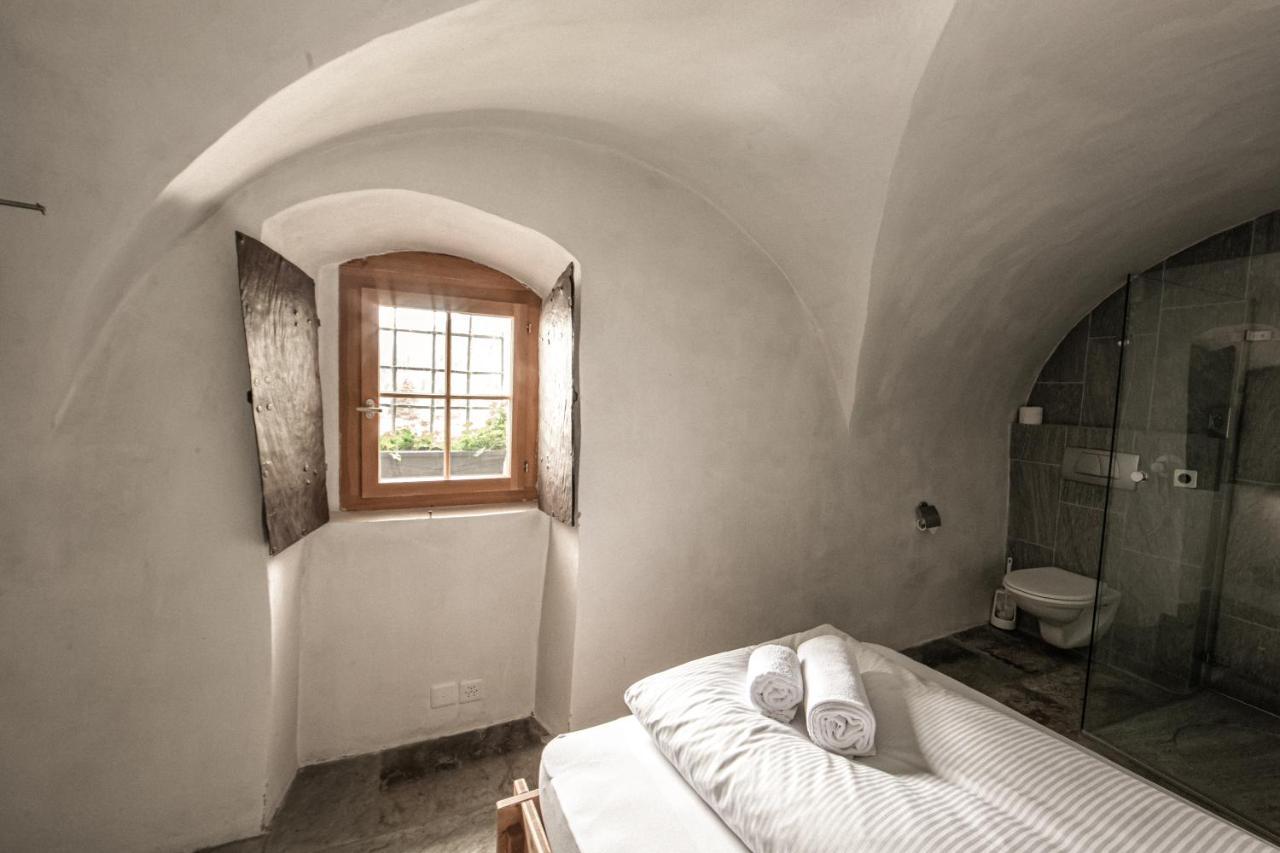 Hotel Weiss Kreuz Splügen Buitenkant foto