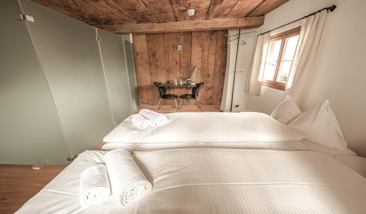 Hotel Weiss Kreuz Splügen Buitenkant foto