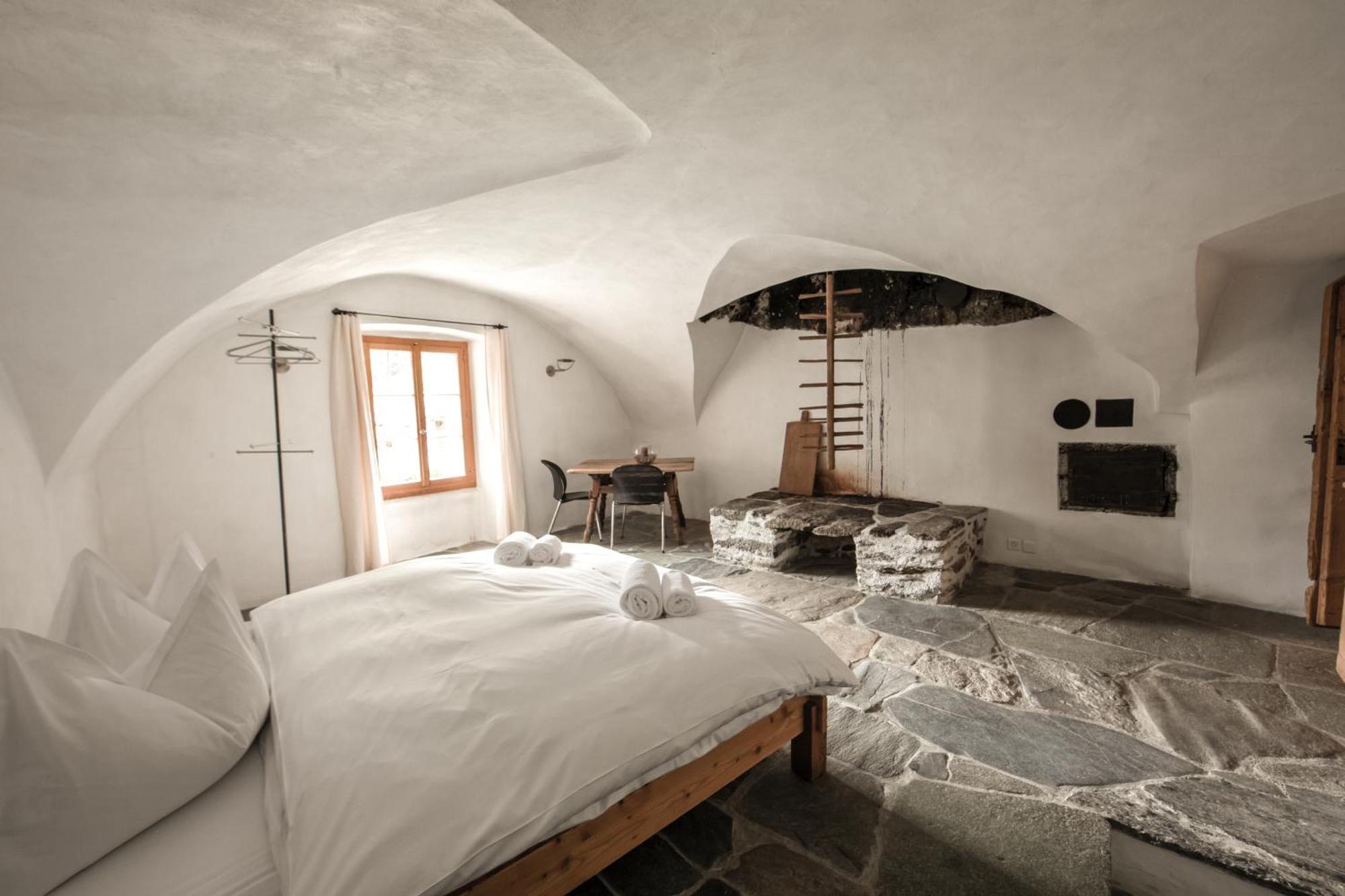 Hotel Weiss Kreuz Splügen Kamer foto